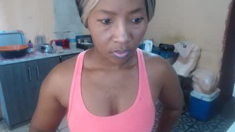 Snapshot of curvypear76x chatting on 01.20.25 curvypear76x online show from 01.20.25