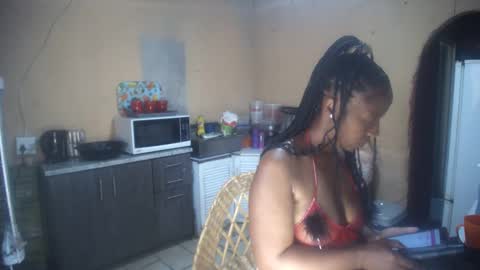 Snapshot of curvypear76x chatting on 10.22.25 curvypear76x online show from 10.22.25