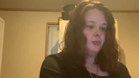 Snapshot of curvyplayday chatting on 05.16.26 dahlia -kim online show from 05.16.26