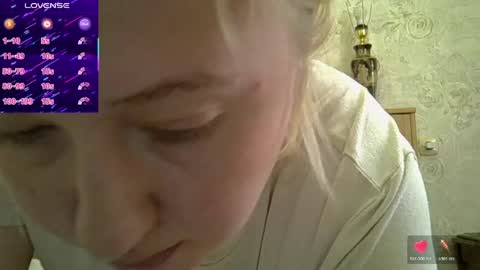 Snapshot of curvywild_lady30 chatting on 04.21.26 Curvy online show from 04.21.26