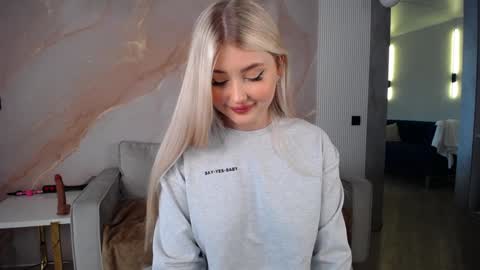 Kira  online show from 01.22.25