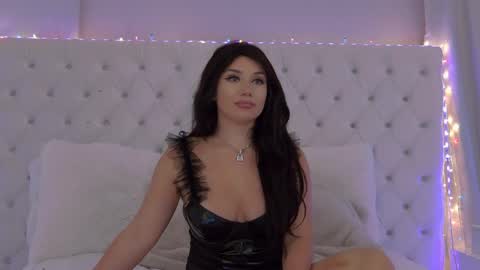 Snapshot of cute_b_alice chatting on 09.10.25 Alissa online show from 09.10.25