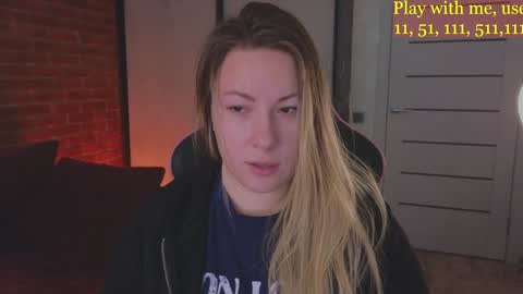 Everyday stream in the same time online show from 12.25.24