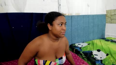 Snapshot of cute_ebony_18_ chatting on 09.25.25 cute_ebony_18_ online show from 09.25.25