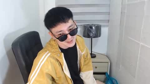 Snapshot of cute_enzo24 chatting on 12.13.24 cute_enzo24 online show from 12.13.24