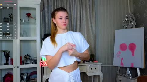 Snapshot of cute_fox_girl chatting on 11.29.25 Anne online show from 11.29.25