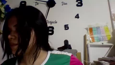 Snapshot of cute_isabell chatting on 04.16.26 isa online show from 04.16.26