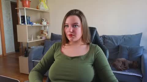 Snapshot of cute_junk chatting on 09.21.25 Kite and Jack online show from 09.21.25