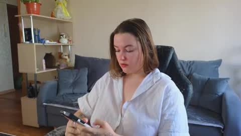 Snapshot of cute_junk chatting on 09.23.25 Kite and Jack online show from 09.23.25