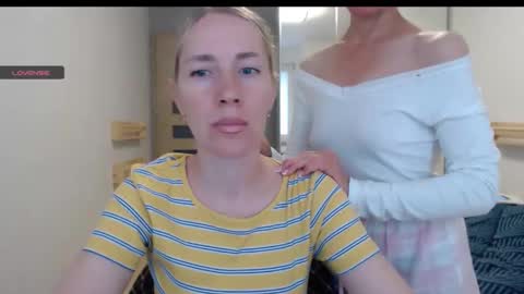 cute_lion_ online show from 10.13.25