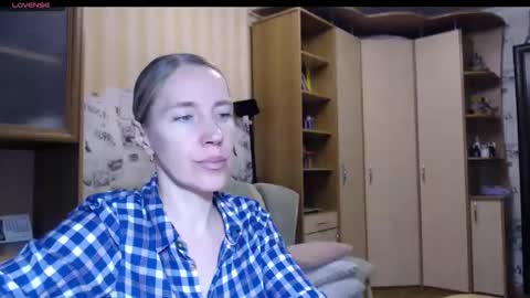 cute_lion_ online show from 11.30.25