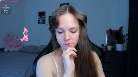 Snapshot of cute_little_ass chatting on 11.12.25 Emily online show from 11.12.25