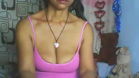 Snapshot of cute_moll chatting on 02.22.26 murielle online show from 02.22.26