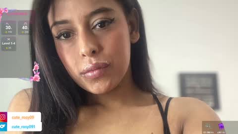 Snapshot of cute_rosy chatting on 12.06.24 rosy online show from 12.06.24