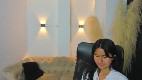 Snapshot of cute_rouss chatting on 12.07.24 ROUSS online show from 12.07.24