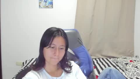 Snapshot of cute_rouss chatting on 10.02.25 ROUSS online show from 10.02.25