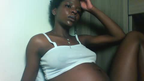 Snapshot of cute_sexy3 chatting on 01.19.25 SHARON online show from 01.19.25