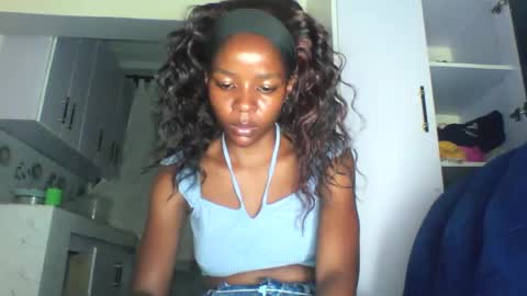 Snapshot of cute_sexy3 chatting on 04.20.26 SHARON online show from 04.20.26