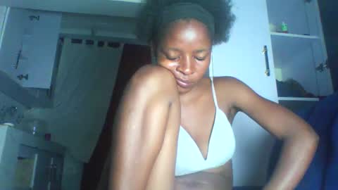Snapshot of cute_sexy3 chatting on 05.27.26 SHARON online show from 05.27.26