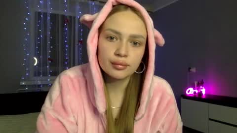 cute_shy06 online show from 12.14.25