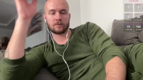 Snapshot of cute_skywalker chatting on 12.12.24 cute_skywalker online show from 12.12.24