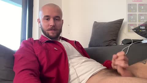 Snapshot of cute_skywalker chatting on 12.12.24 cute_skywalker online show from 12.12.24