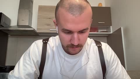 Snapshot of cute_skywalker chatting on 12.20.24 cute_skywalker online show from 12.20.24