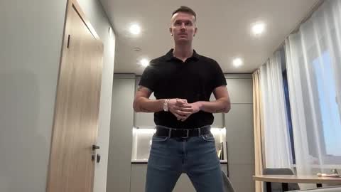 Snapshot of cute_skywalker chatting on 10.18.25 cute_skywalker online show from 10.18.25
