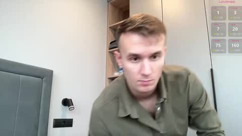 cute_skywalker online show from 10.25.25