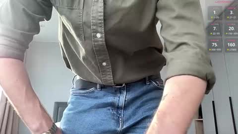 cute_skywalker online show from 10.31.25