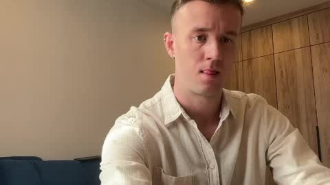 Snapshot of cute_skywalker chatting on 04.22.26 cute_skywalker online show from 04.22.26