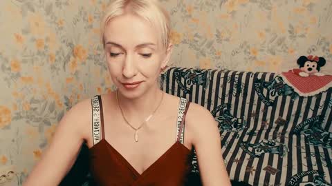 Snapshot of cute_smile_shy chatting on 12.03.24 cute_smile_shy online show from 12.03.24