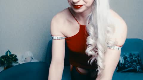 Snapshot of cute_smile_shy chatting on 02.28.25 cute_smile_shy online show from 02.28.25