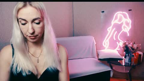 Snapshot of cute_smile_shy chatting on 10.09.25 cute_smile_shy online show from 10.09.25