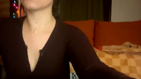 Snapshot of cuteballoons chatting on 01.05.25 CuteBalloons online show from 01.05.25