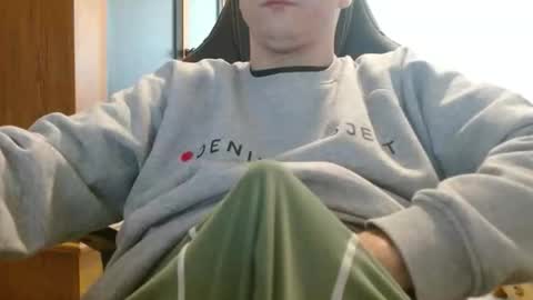 Cuteboy090 online show from 04.29.26