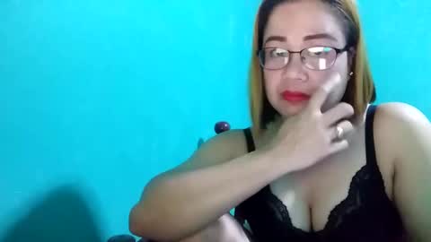 Snapshot of cutechey06 chatting on 01.30.25 Sky online show from 01.30.25