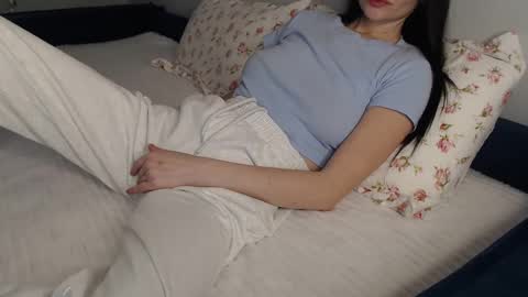 Snapshot of cuteemouse chatting on 01.04.25 Anna online show from 01.04.25