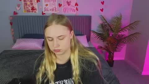 Amyy online show from 07.08.26