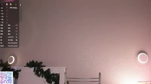 Snapshot of cutelunette chatting on 01.06.26 Ellen online show from 01.06.26