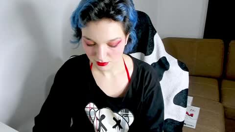 Snapshot of cutemetalgoddess chatting on 12.24.24 Alice online show from 12.24.24