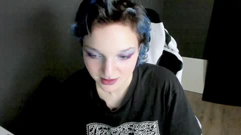 Snapshot of cutemetalgoddess chatting on 01.14.25 Alice online show from 01.14.25