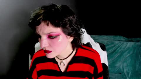 Snapshot of cutemetalgoddess chatting on 01.22.25 Alice online show from 01.22.25