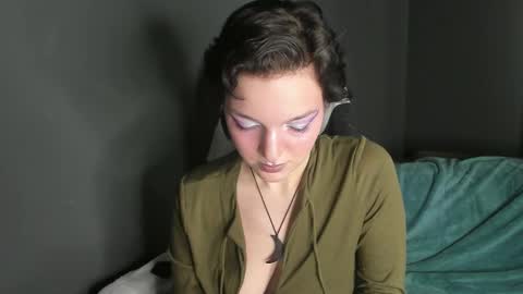 Snapshot of cutemetalgoddess chatting on 02.19.25 Alice online show from 02.19.25