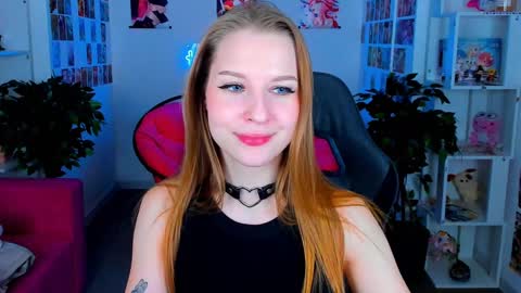 Snapshot of cutemousee chatting on 12.18.24 Rina online show from 12.18.24