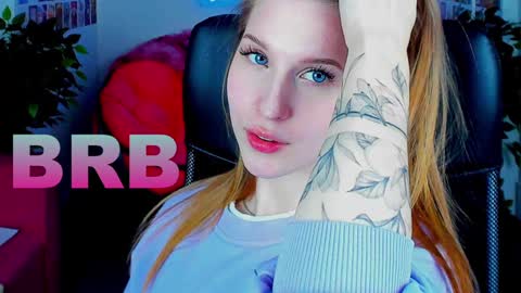 Snapshot of cutemousee chatting on 12.19.24 Rina online show from 12.19.24