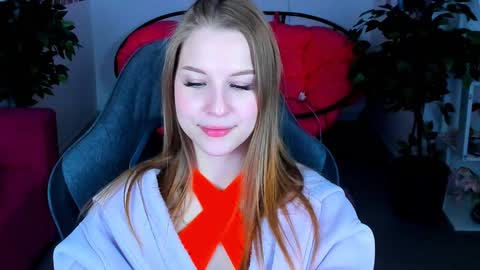 Snapshot of cutemousee chatting on 12.24.24 Rina online show from 12.24.24