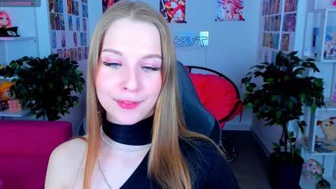 Snapshot of cutemousee chatting on 12.26.24 Rina online show from 12.26.24