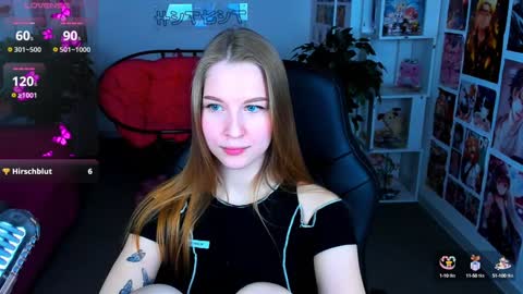 Snapshot of cutemousee chatting on 02.04.25 Rina online show from 02.04.25