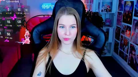 Snapshot of cutemousee chatting on 02.20.25 Rina online show from 02.20.25